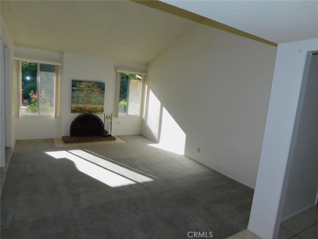Photo of 12701 Norlina Pl, Granada Hills, CA 91344 (MLS # SR25238937)