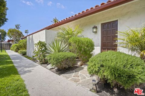 Photo of 29500 Heathercliff Rd. Rd #A, Malibu, CA 90265 (MLS # 25615945)