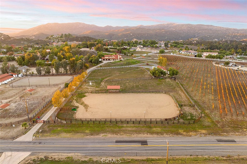 38405 Avenida La Cresta