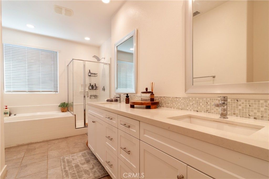 Photo of 12466 Osborne St, Pacoima, CA 91331 (MLS # SR25237129)
