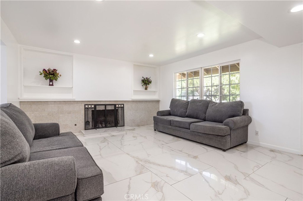 27852 Rosamond