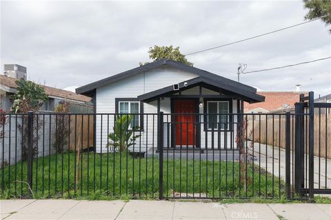 Photo of 3123 W 67th Street, Los Angeles, CA 90043 (MLS # SB26078824)