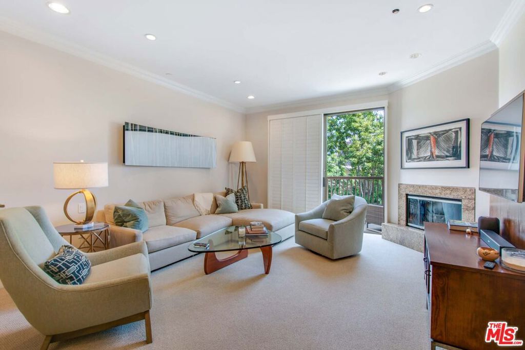 Photo of 11847 Gorham Avenue #202, Los Angeles, CA 90049 (MLS # 25545111)