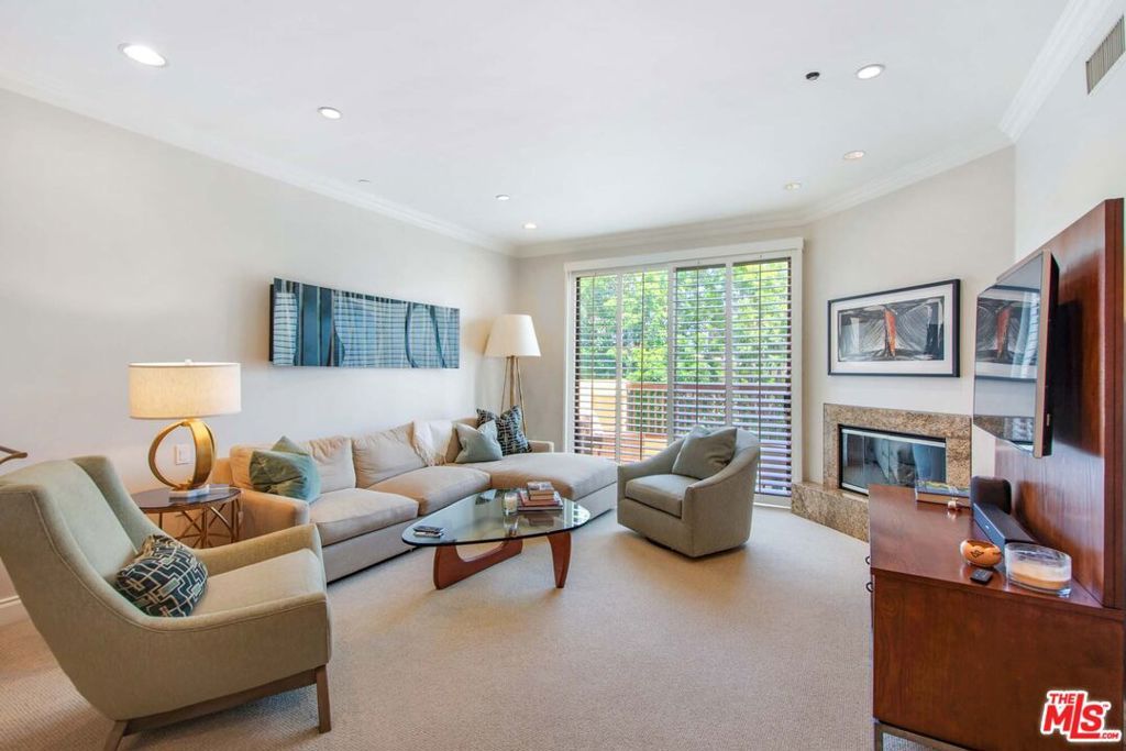 Photo of 11847 Gorham Avenue #202, Los Angeles, CA 90049 (MLS # 25545111)