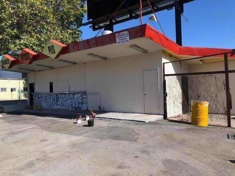 Photo of 5325 San Pablo Avenue, Oakland, CA 94608 (MLS # ML82044644)