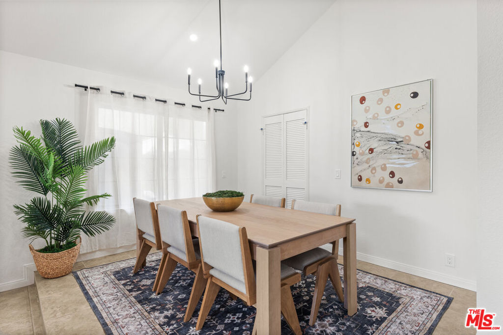 6514 S Copperwood Avenue