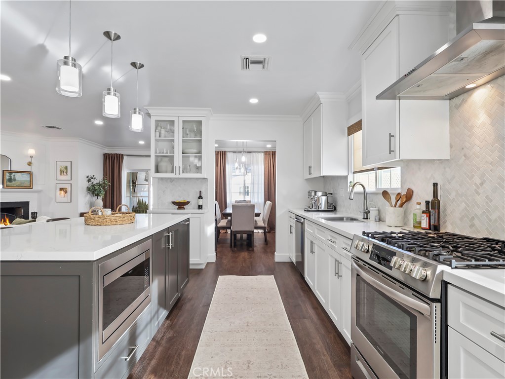 6900 Katherine Avenue