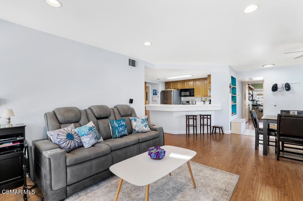 6059 Paseo Encantada