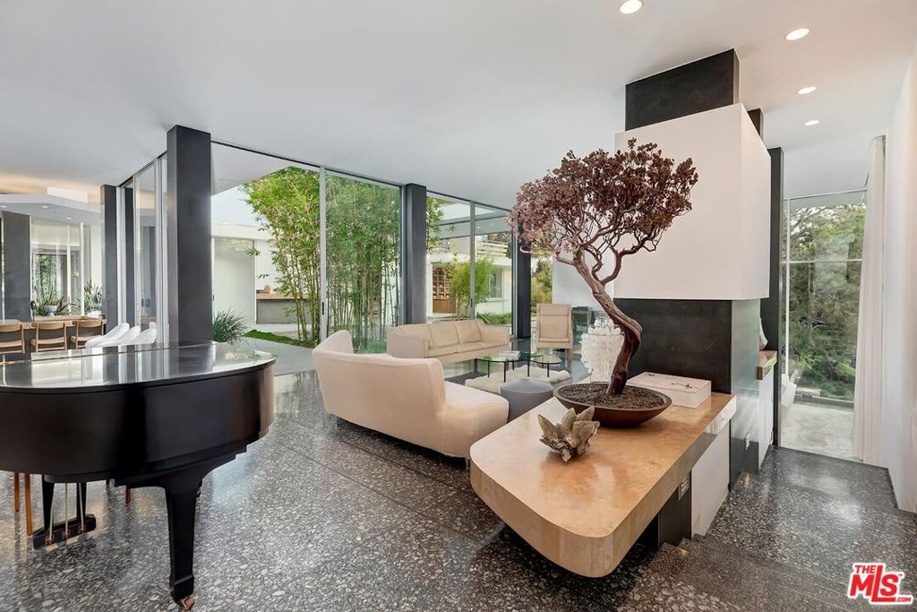 1163 Calle Vista Drive