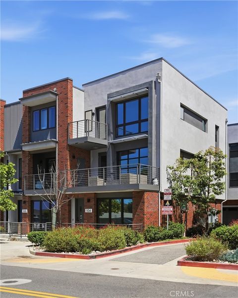 Tiny photo for 2460 Victoria Ave #104, San Luis Obispo, CA 93401 (MLS # SC26076885)