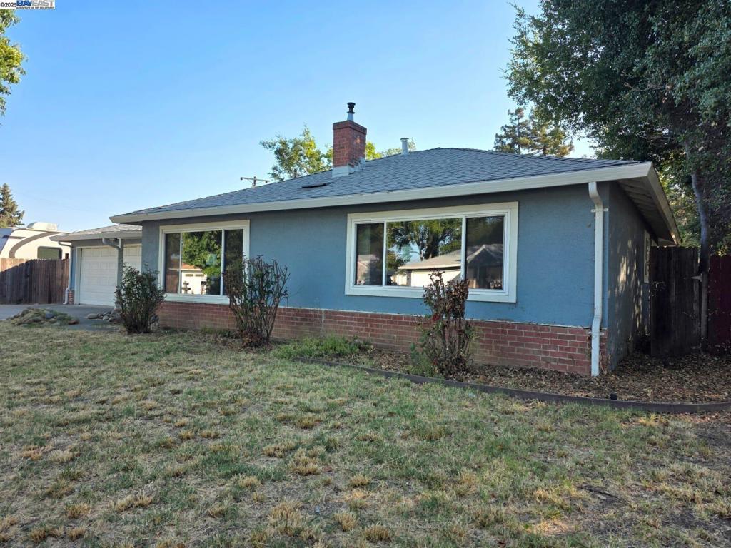 Fixer-Upper with Huge Potential on a Prime Corner Lot! Don’t miss this exciting opportunity to own a spacious home on a sunny corner lot! Featuring an open floor plan and abundant natural light, this property is perfect for buyers looking to renovate and customize to their taste. Conveniently located near major commuter routes, shopping centers, and restaurants—ideal for a busy lifestyle. With the right vision and updates, this home can truly shine. Sold as-is. A great find for investors, flippers, or homeowners ready to build equity!
