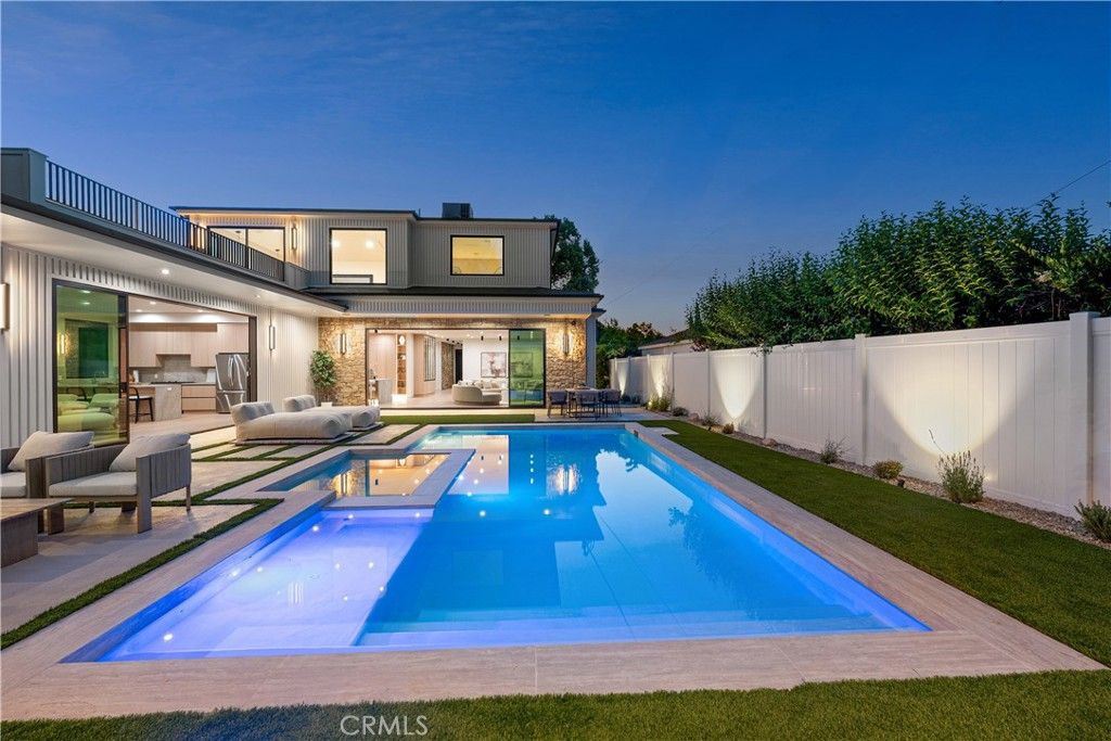 Photo of 16728 Morrison Street, Encino, CA 91436 (MLS # SR26011370)