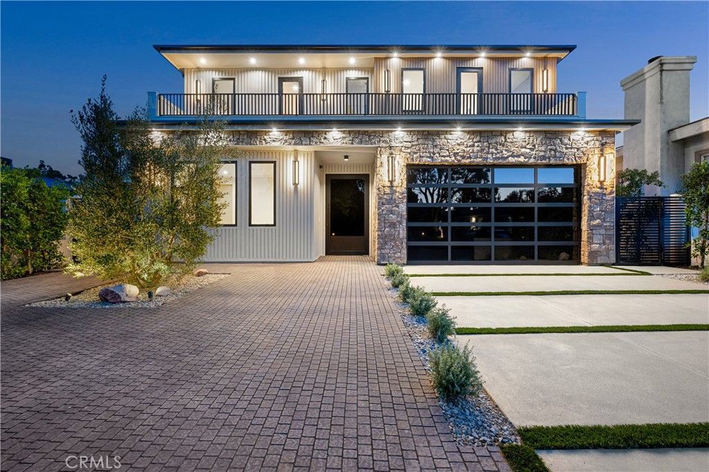 Photo of 16728 Morrison Street, Encino, CA 91436 (MLS # SR26011370)