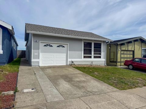 Photo of 26 Camelot Court, Daly City, CA 94015 (MLS # ML82044096)