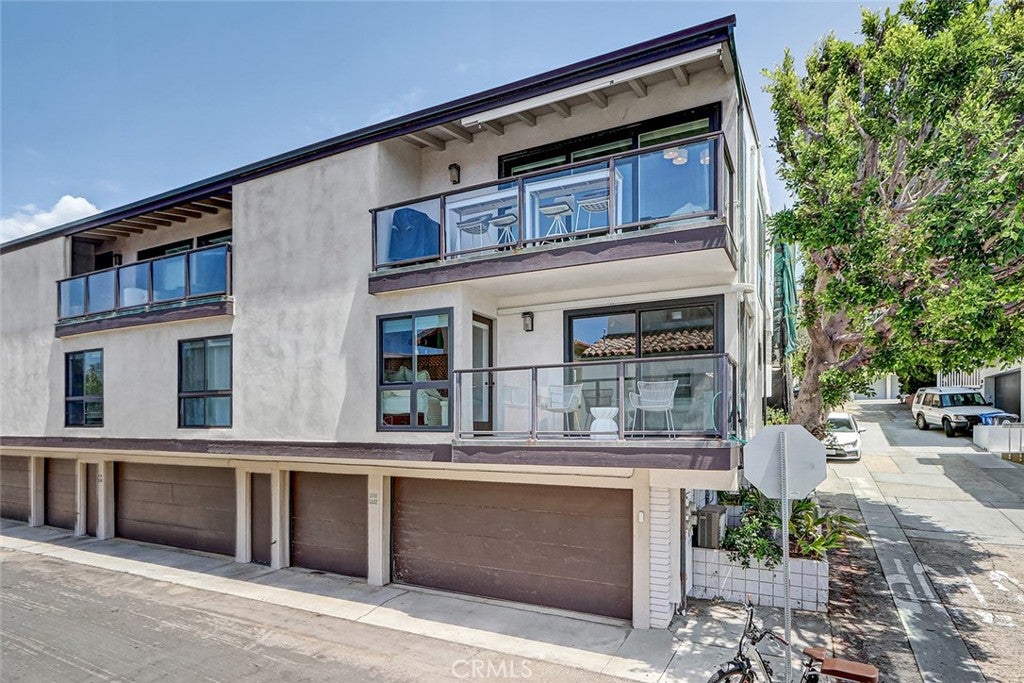 2512 Ocean DR