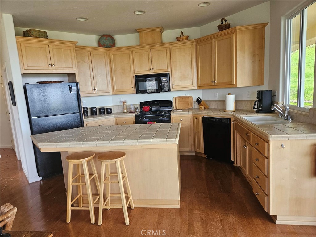 Paso Robles, California, 93446, United States, 2 Bedrooms Bedrooms, ,2 BathroomsBathrooms,Residential,Active,2023451