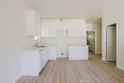 Photo of 5426 Sale Avenue, Woodland Hills, CA 91367 (MLS # SR26211608)