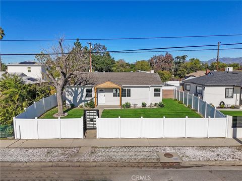 Photo of 12317 Roscoe, Sun Valley, CA 91352 (MLS # GD25265641)