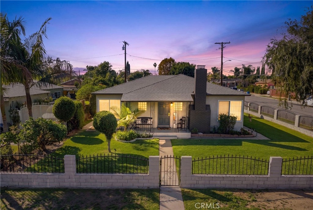 1401 Cedar