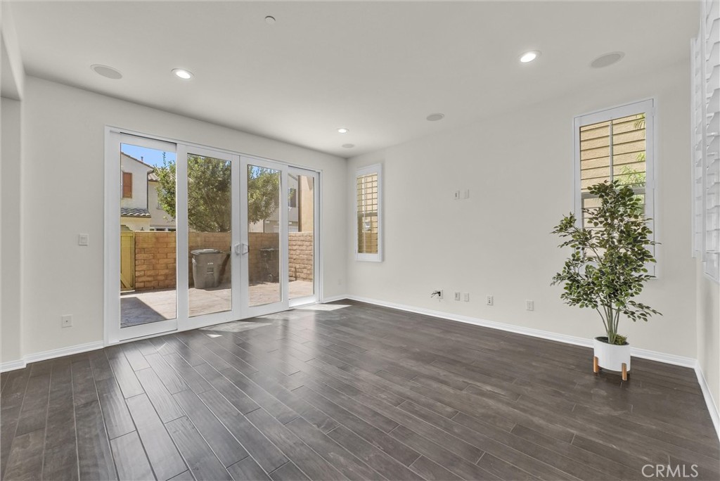 3068 E Santa Fe