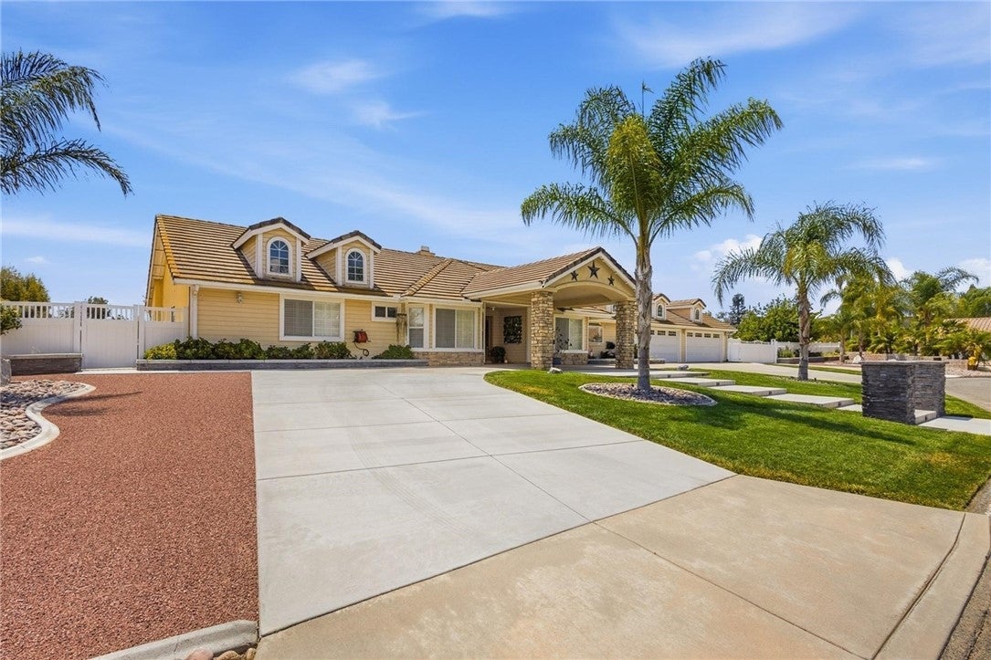 28309 King Apache Circle