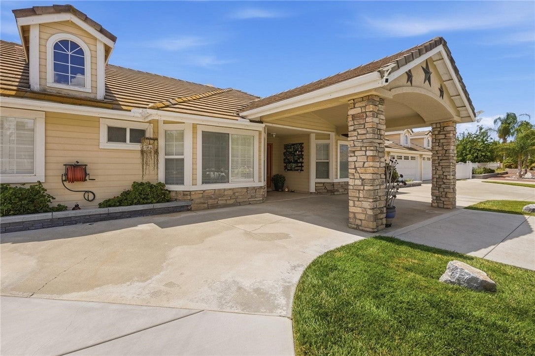 28309 King Apache Circle