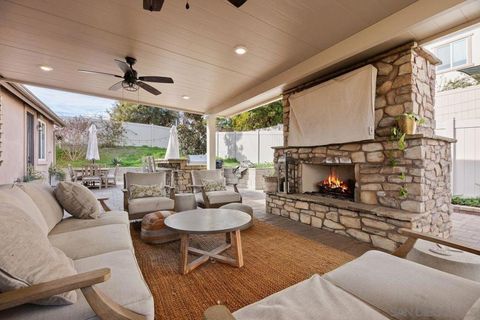 1705 Wildflower Vista CA 92083