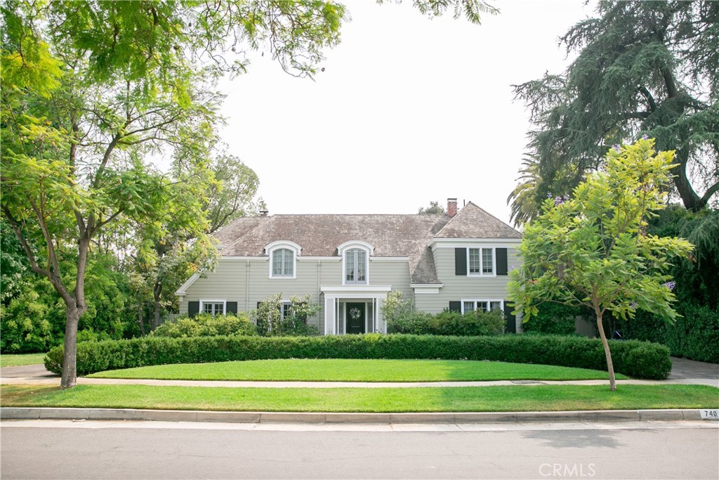 Properties 1 740 Pinehurst Drive