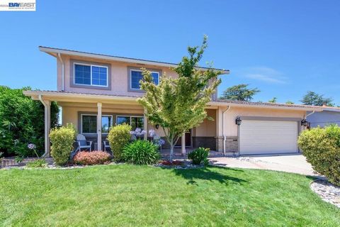 Photo of 2358 Crestline Rd RD, Pleasanton, CA 94566 (MLS # 41138883)