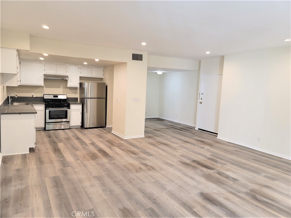 Properties 3 857 S Plymouth Boulevard