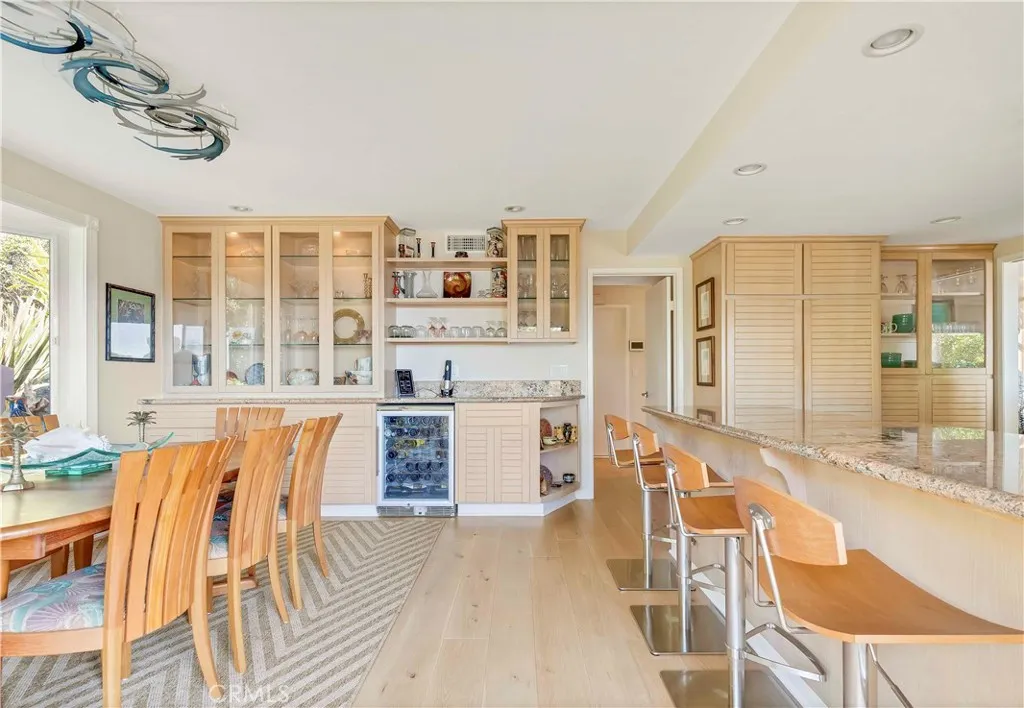 Laguna Beach, California 92651, United States, 3 Bedrooms Bedrooms, ,3 BathroomsBathrooms,Residential,Active,214986