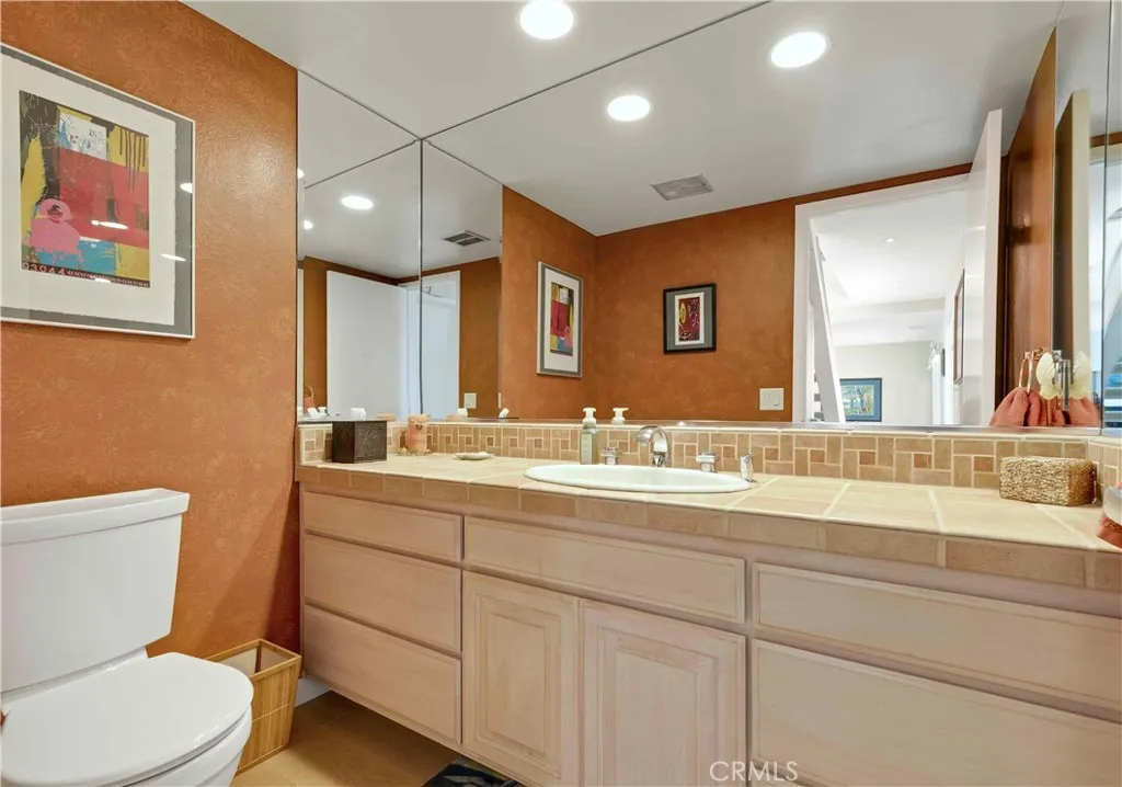 Laguna Beach, California 92651, United States, 3 Bedrooms Bedrooms, ,3 BathroomsBathrooms,Residential,Active,214986