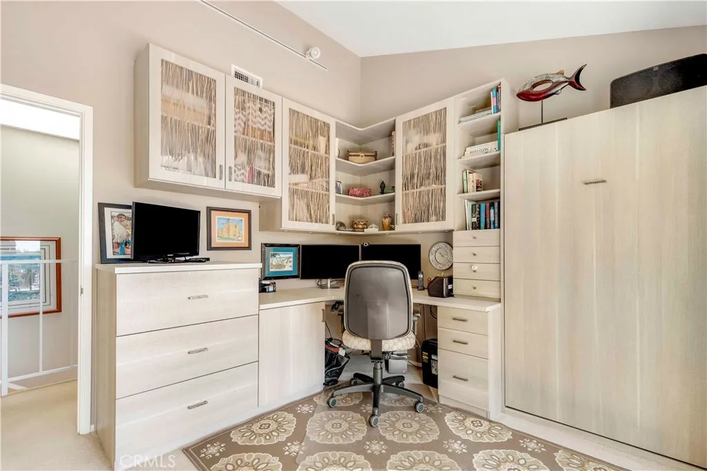 Laguna Beach, California 92651, United States, 3 Bedrooms Bedrooms, ,3 BathroomsBathrooms,Residential,Active,214986