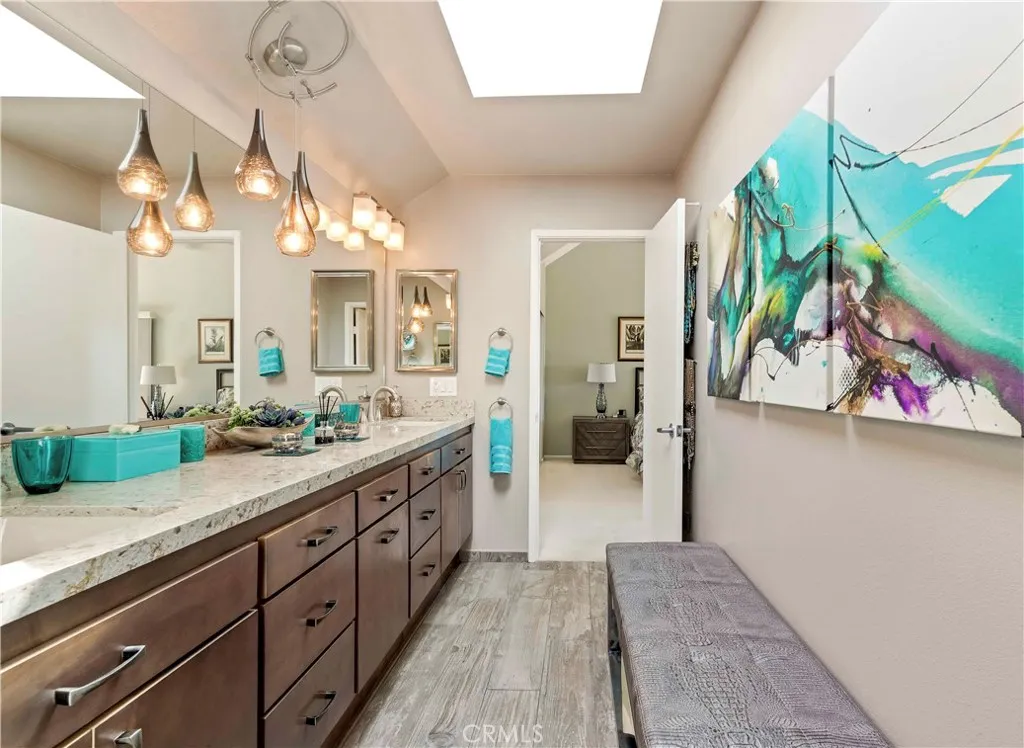 Laguna Beach, California 92651, United States, 3 Bedrooms Bedrooms, ,3 BathroomsBathrooms,Residential,Active,214986