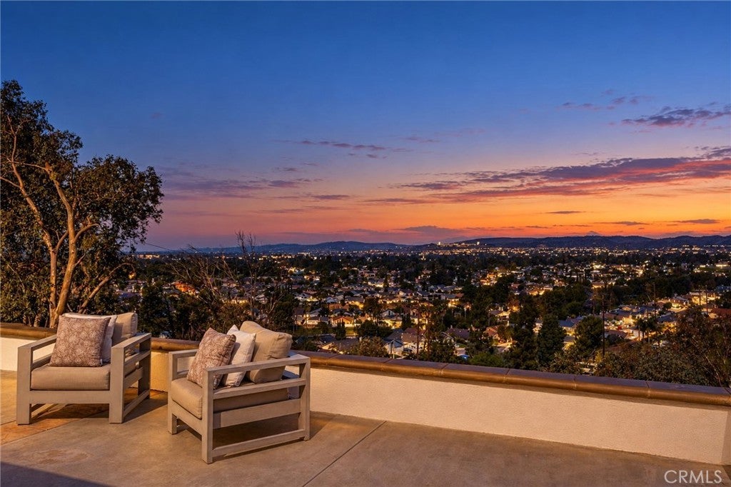 19931 Crestknoll