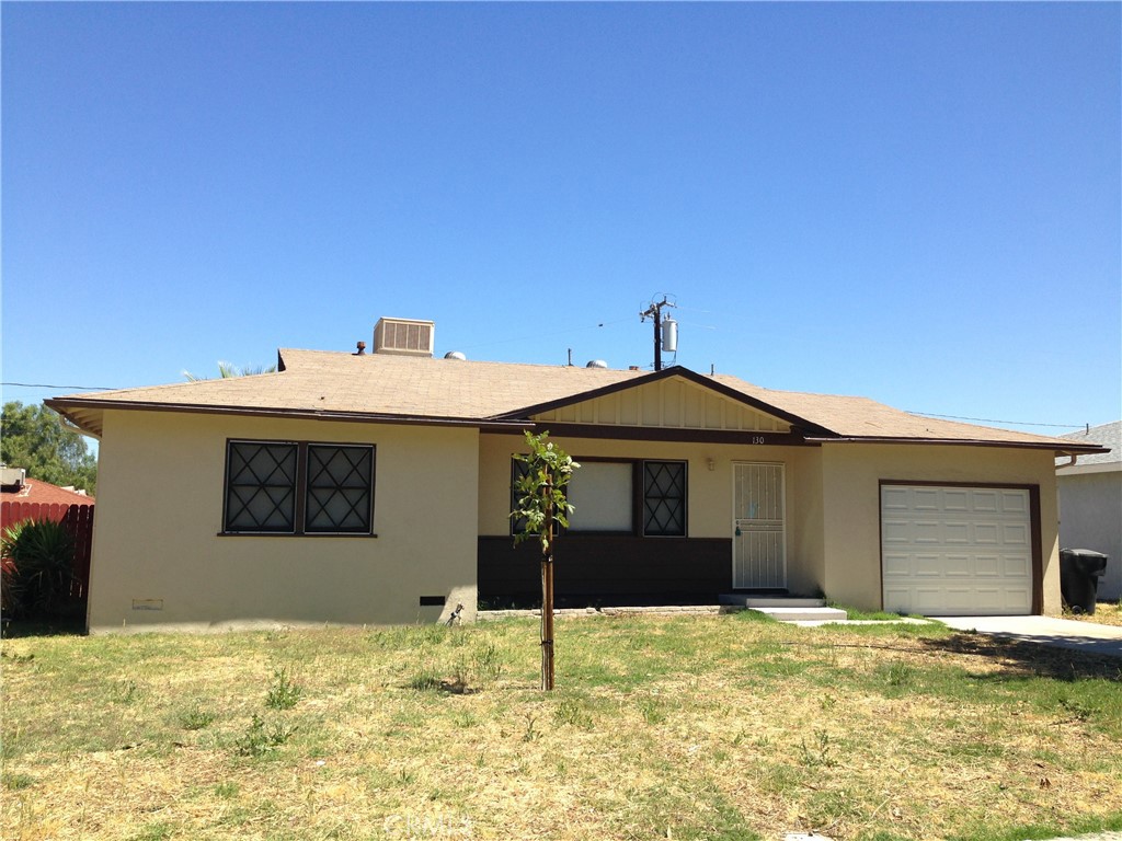 QUAINT SINGLE STORY 2 BEDROOM 1 BATH HOME. LARGE EAT IN KITCHEN THAT IS OPEN TO THE FAMILY ROOM. THERE IS A NICE DECK IN BACKYARD, GREAT FOR ENTERTAINING GUESTS. SINGLE CAR ATTACHED GARAGE.