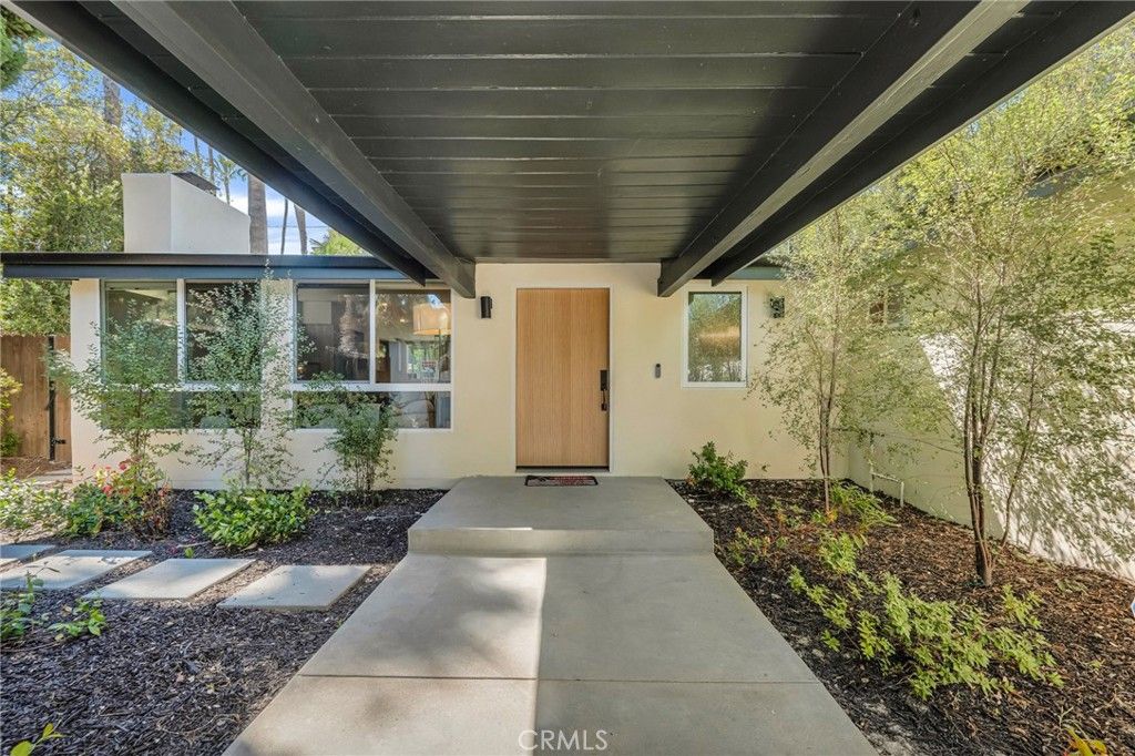 Photo of 4941 Rigoletto Street, Woodland Hills, CA 91364 (MLS # SR25183008)