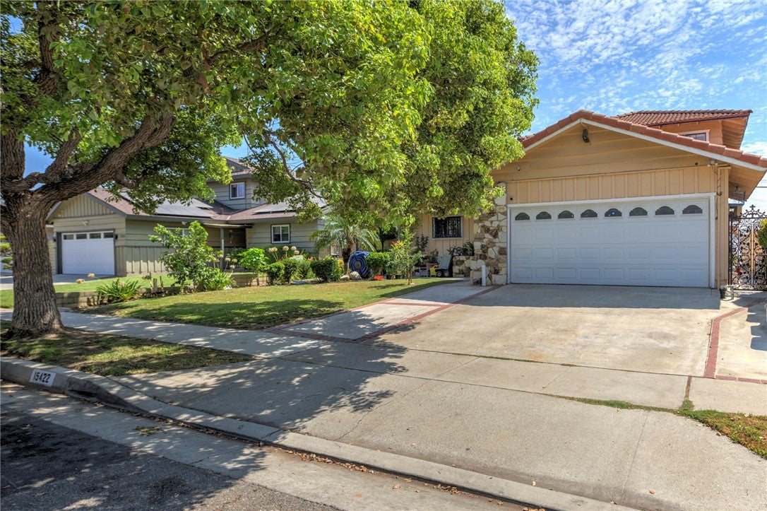 15422 Benfield