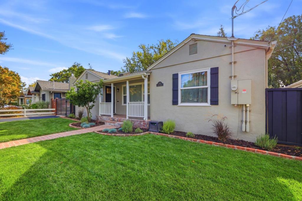 2297 Radio Avenue