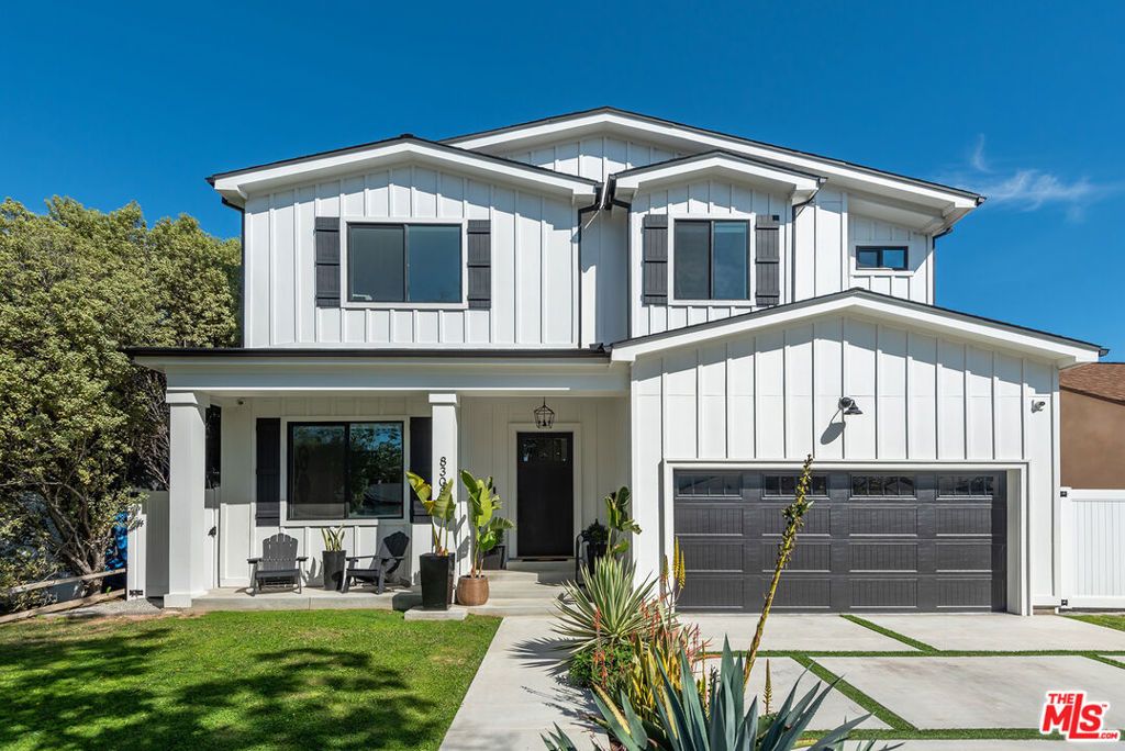 Photo of 8308 Mcconnell Avenue, Los Angeles, CA 90045 (MLS # 26655587)