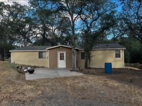 Photo of 16612 Stagecoach Rd Rd, Corning, CA 96021 (MLS # 41129290)