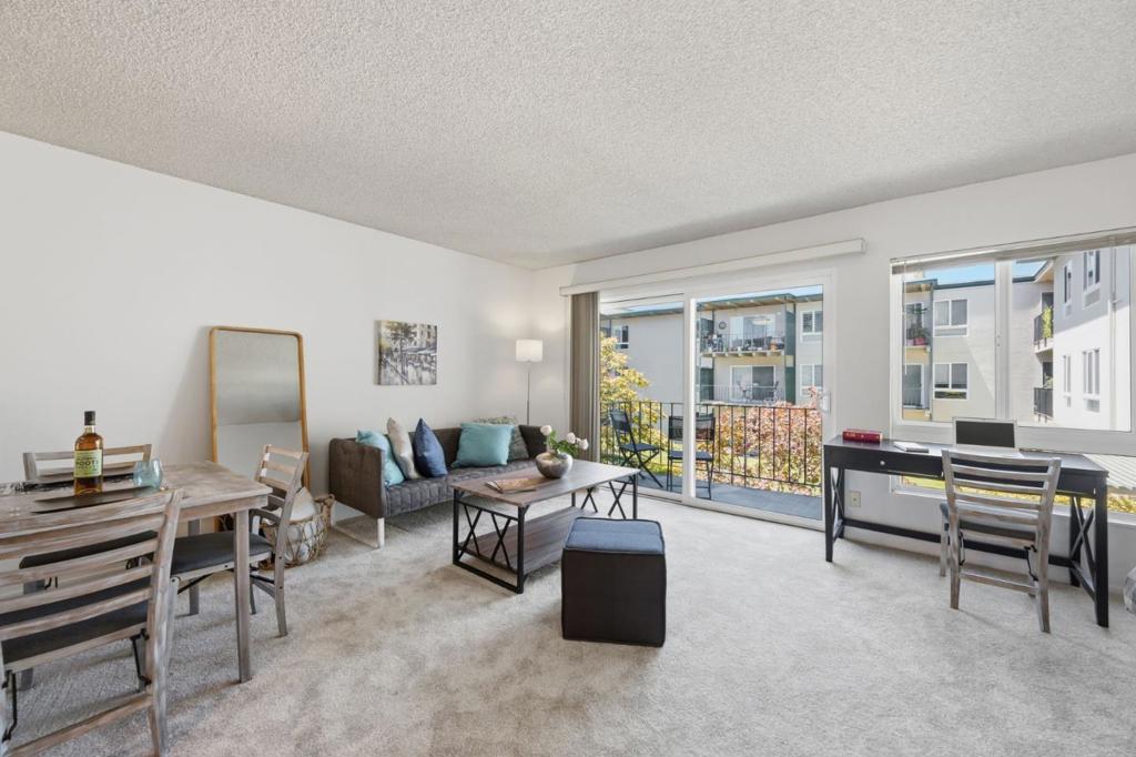930 Peninsula Avenue 306