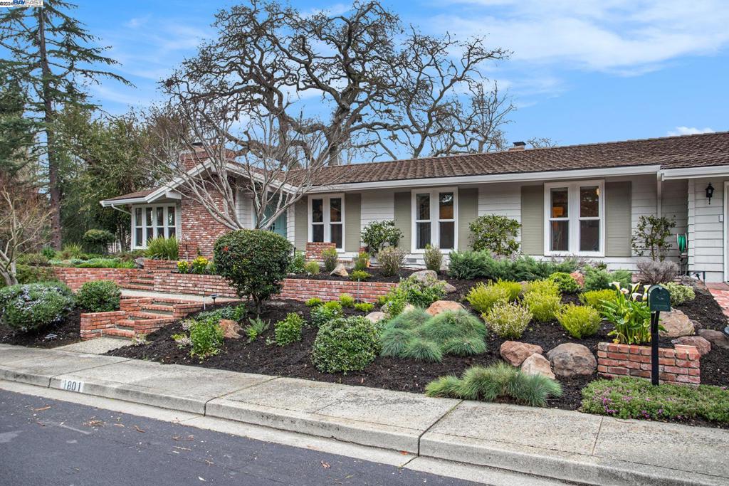 WHITEGATE - Residential