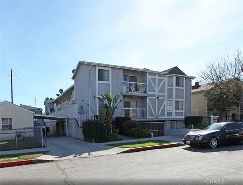 Photo of 262 W Valencia Ave, Burbank, CA 91502 (MLS # BB26084349)