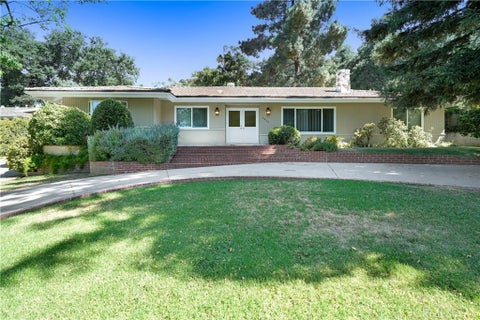 Photo of 5437 Castle Knoll Road, La Canada Flintridge, CA 91011 (MLS # AR26131469)