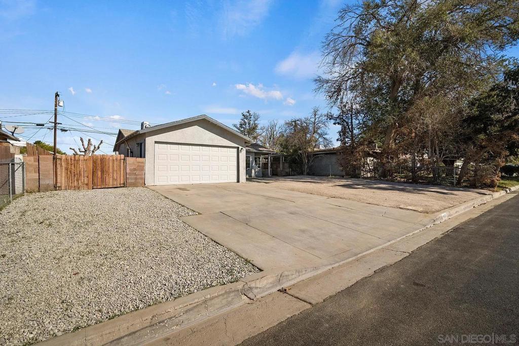 1111 W Avenue J10