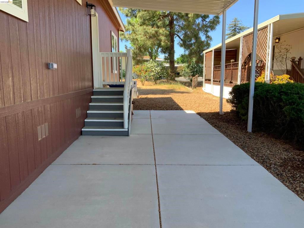 214 Maui Dr.