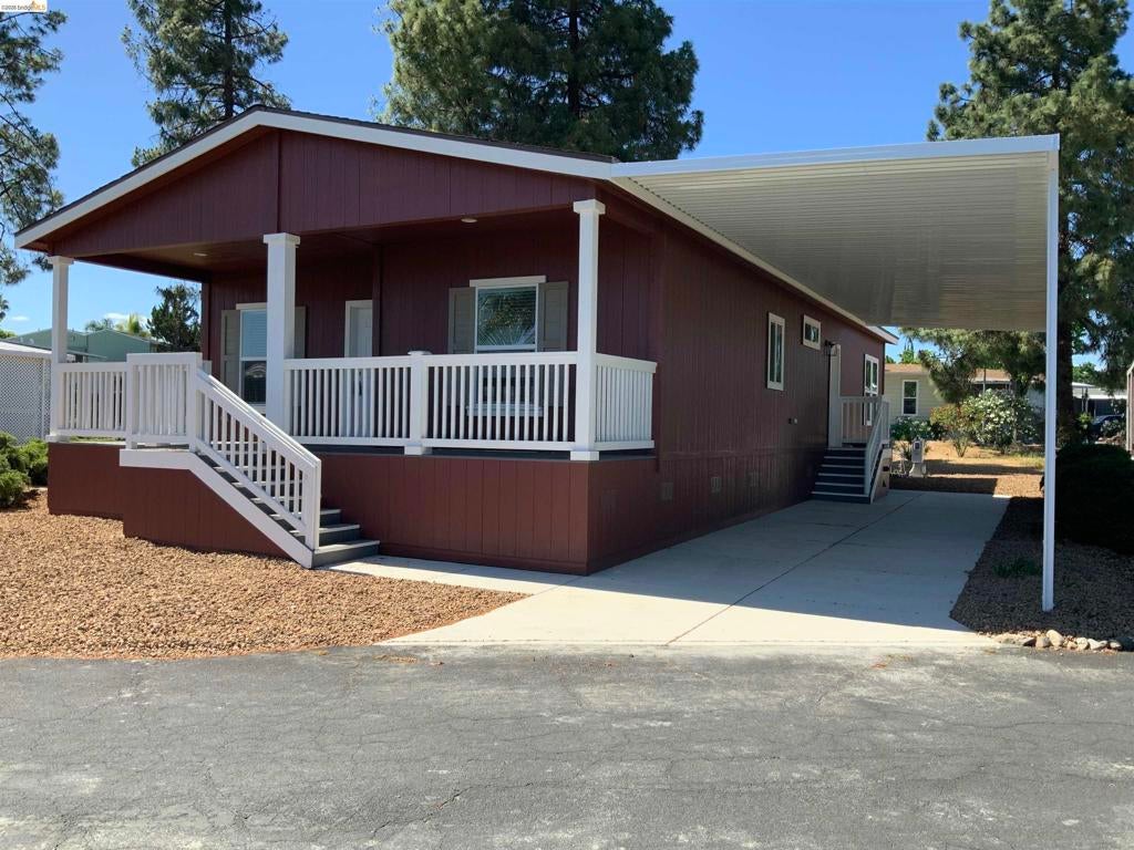 214 Maui Dr.