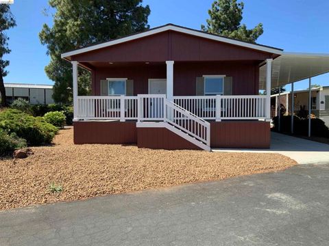 Photo of 214 Maui Dr. Dr, Pittsburg, CA 94565 (MLS # 41129593)