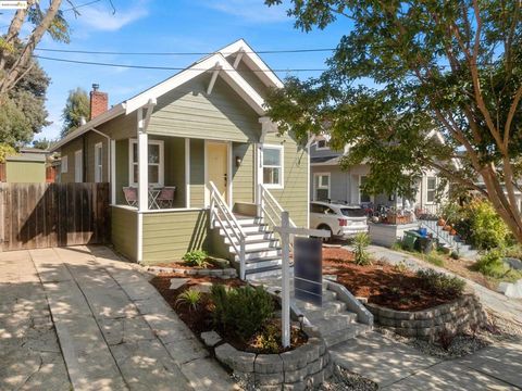 Photo of 4118 Agua Vista St St, Oakland, CA 94601 (MLS # 41115090)